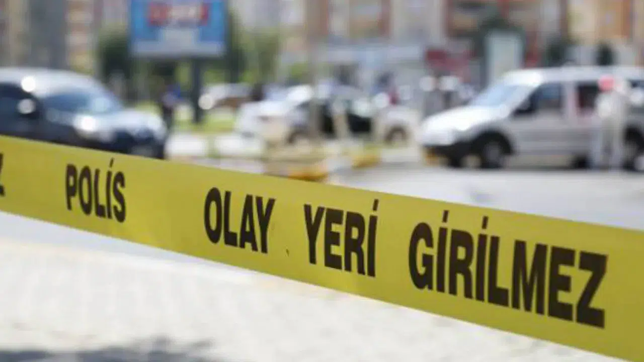 Antalya'da bir genç evinde ölü bulundu
