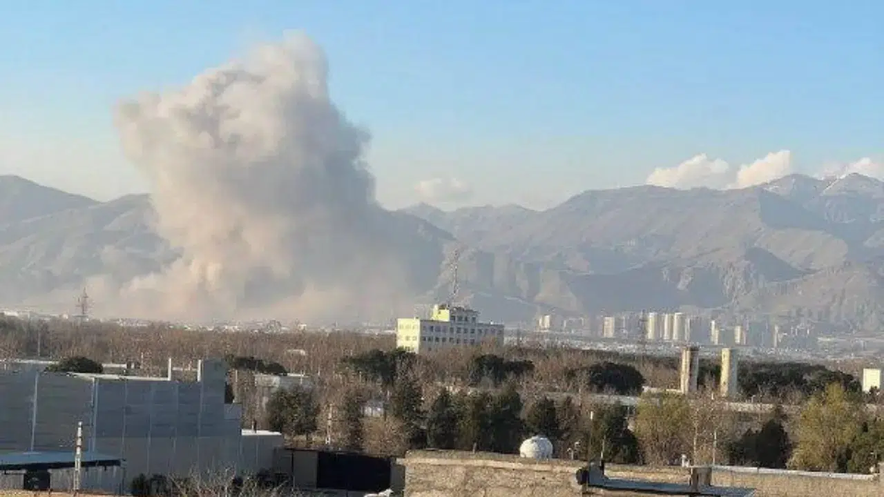 İran'ın yeni dini liderinin seçileceği Uzmanlar Meclisi binası bombalandı