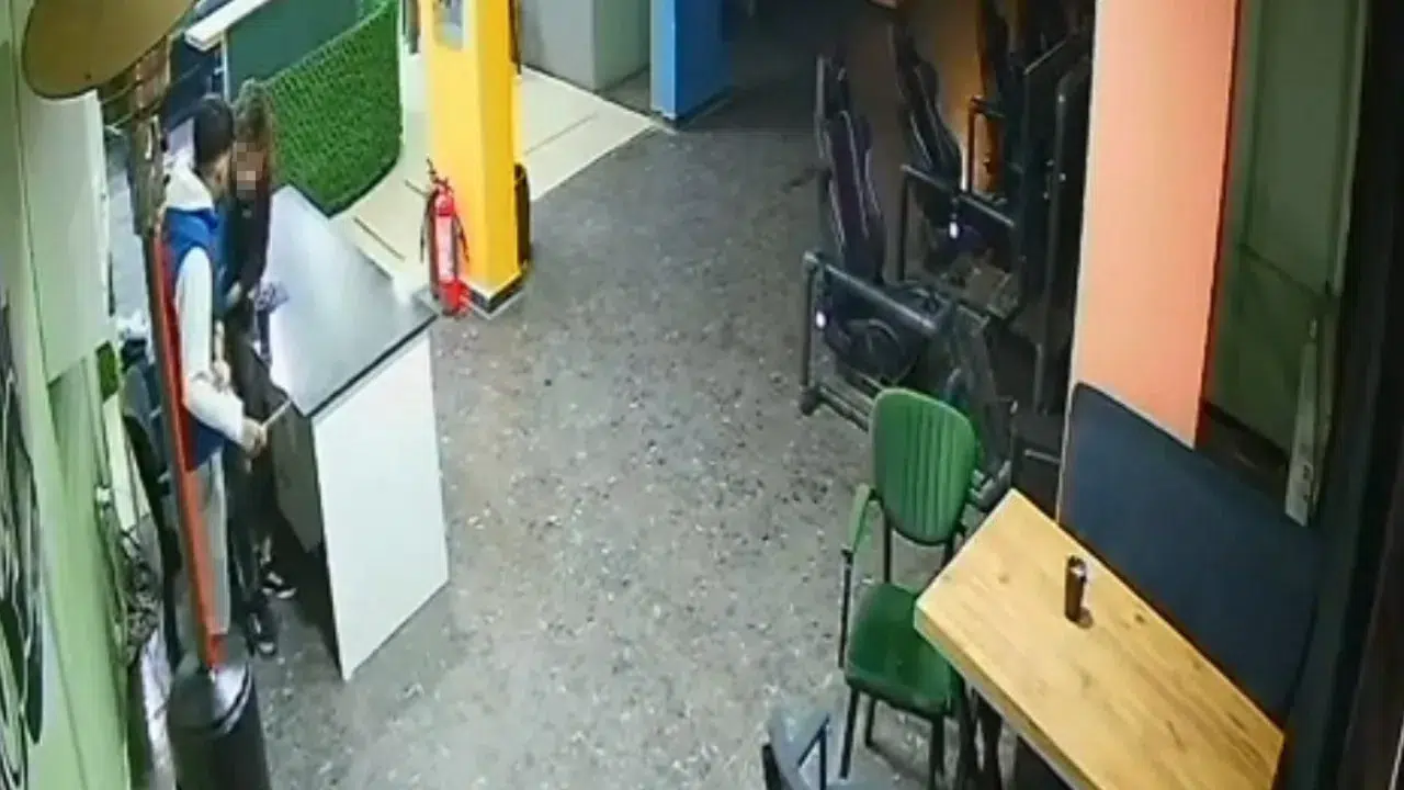 Sandıklı’da internet kafede bıçaklanan çocuk yoğun bakımda , şüpheli tutuklandı