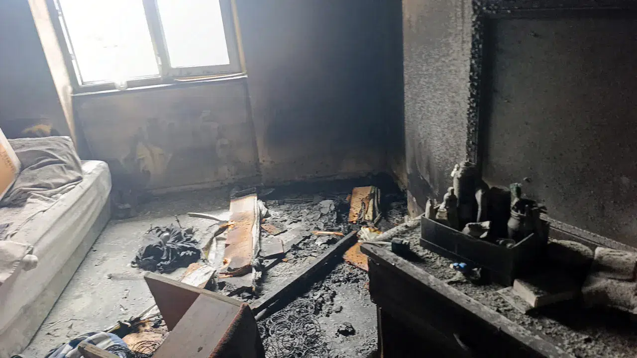 Manavgat'ta otel lojmanında yangın : Eşyalar kullanılamaz hale geldi