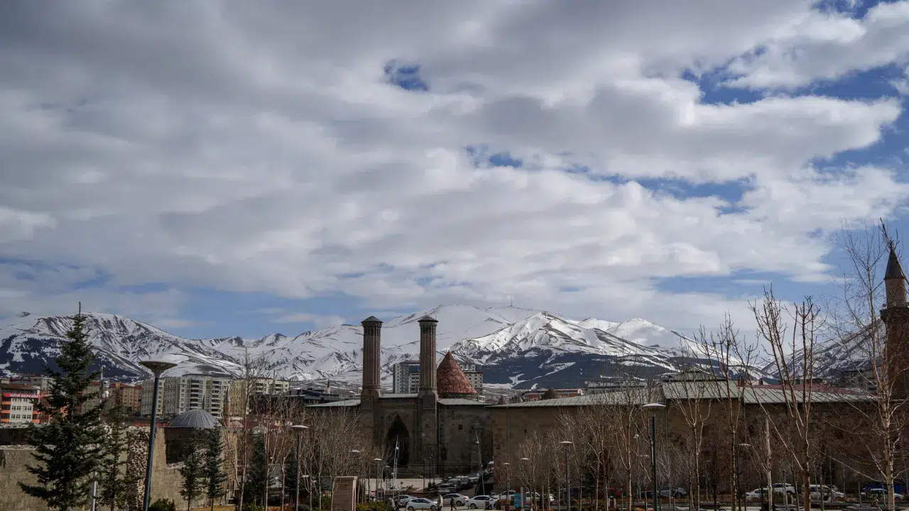Meteoroloji'den Erzurum için buzlanma ve don uyarı…