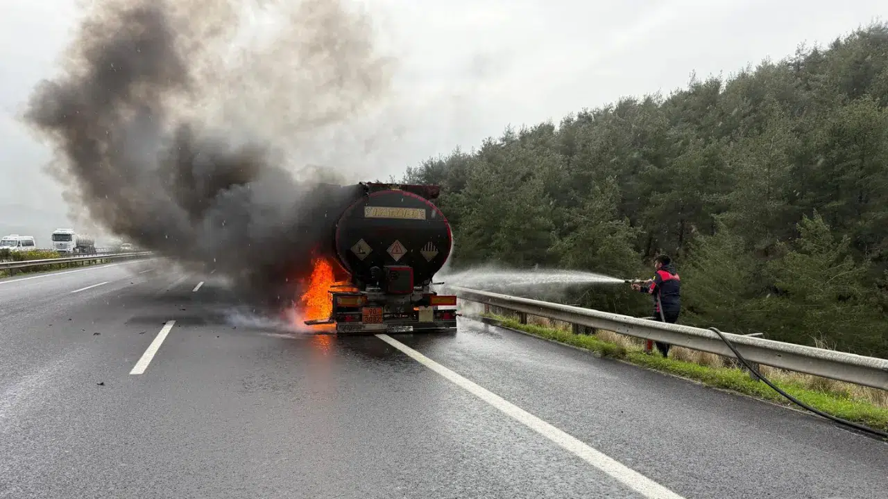 Osmaniye'de akaryakıt tankerinde yangın çıktı