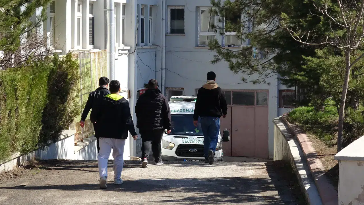 Malatya'da aile faciası : Babasını öldüren şahıs yakalandı