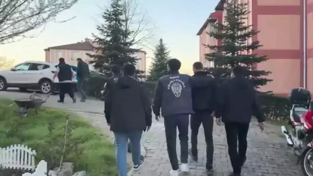 Kocaeli merkezli 7 ildeki dolandırıcılık operasyonunda 23 şüpheli yakalandı