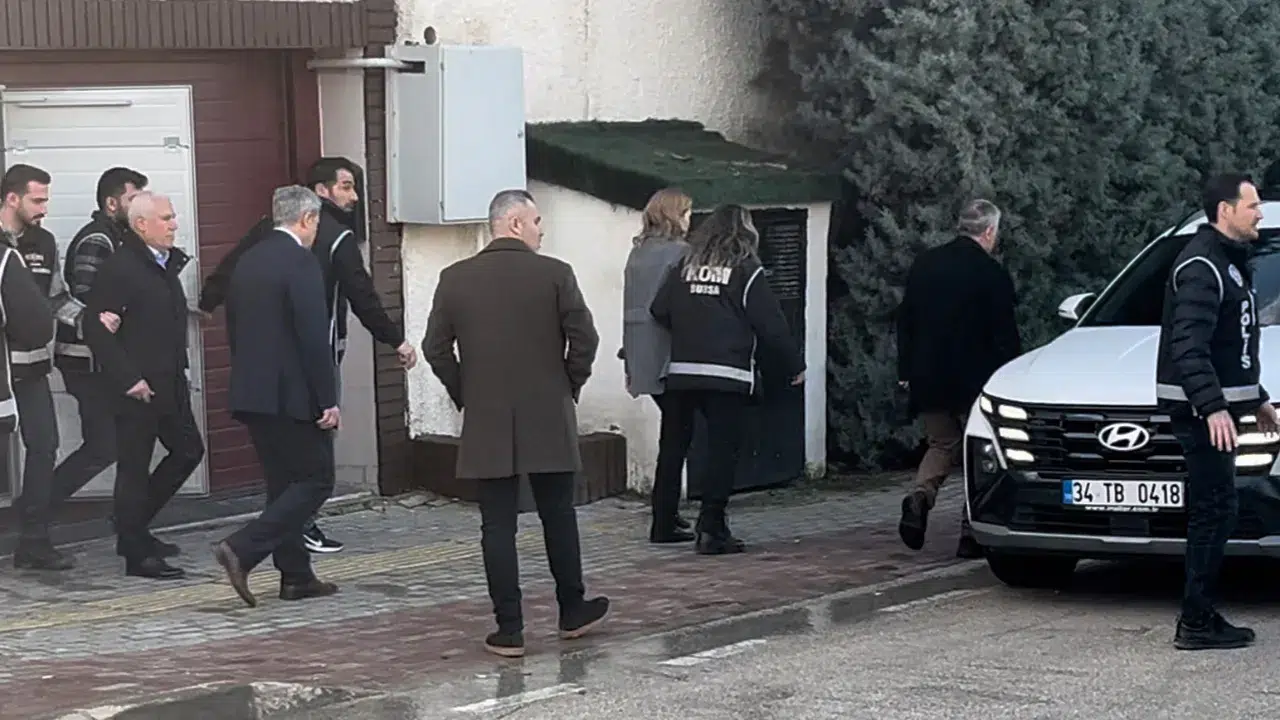 Bursa Büyükşehir Belediye Başkanı Mustafa Bozbey gözaltına alındı : Operasyonda çok sayıda gözaltı