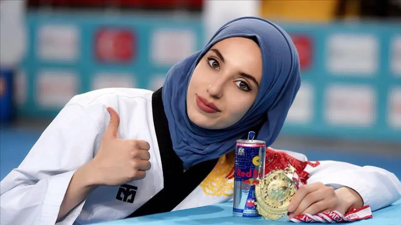 Milli tekvandocu Kübra Dağlı 2 altın madalya kazandı