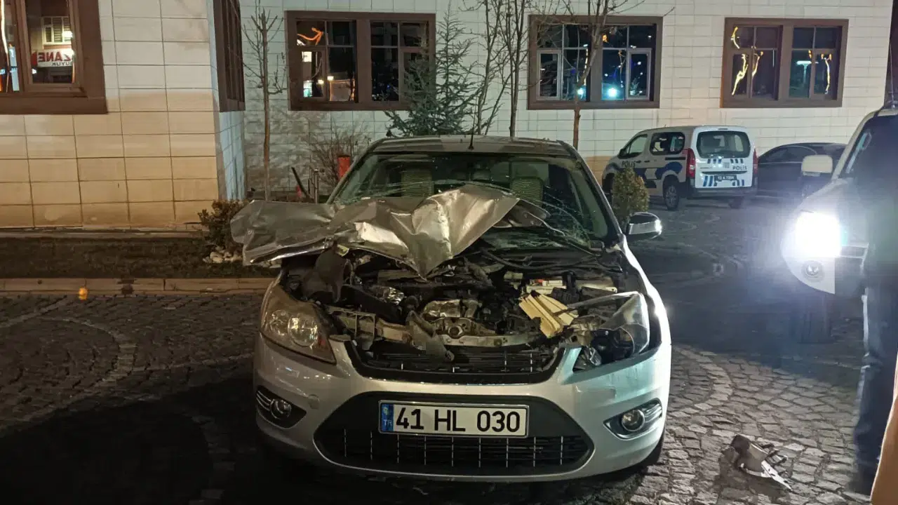 Bingöl'de kaza : 4 kişi yaralandı