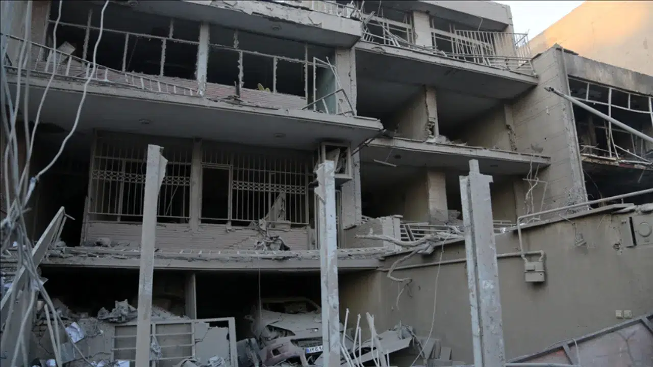 DSÖ: Tahran'daki Gandi Hastanesi hasar gördü