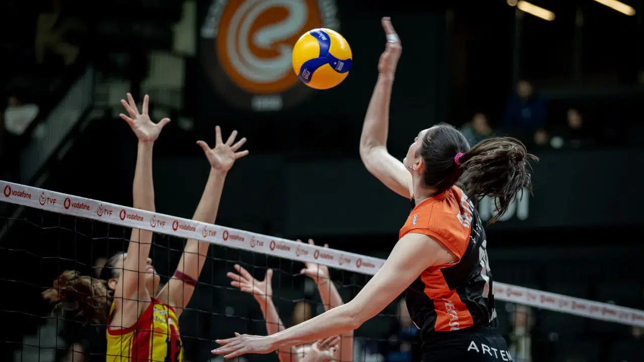 Voleybol Sultanlar Ligi'nde 25. hafta heyecanı başlıyor : Galatasaray Daikin ve Eczacıbaşı Dynavit karşı karşıya