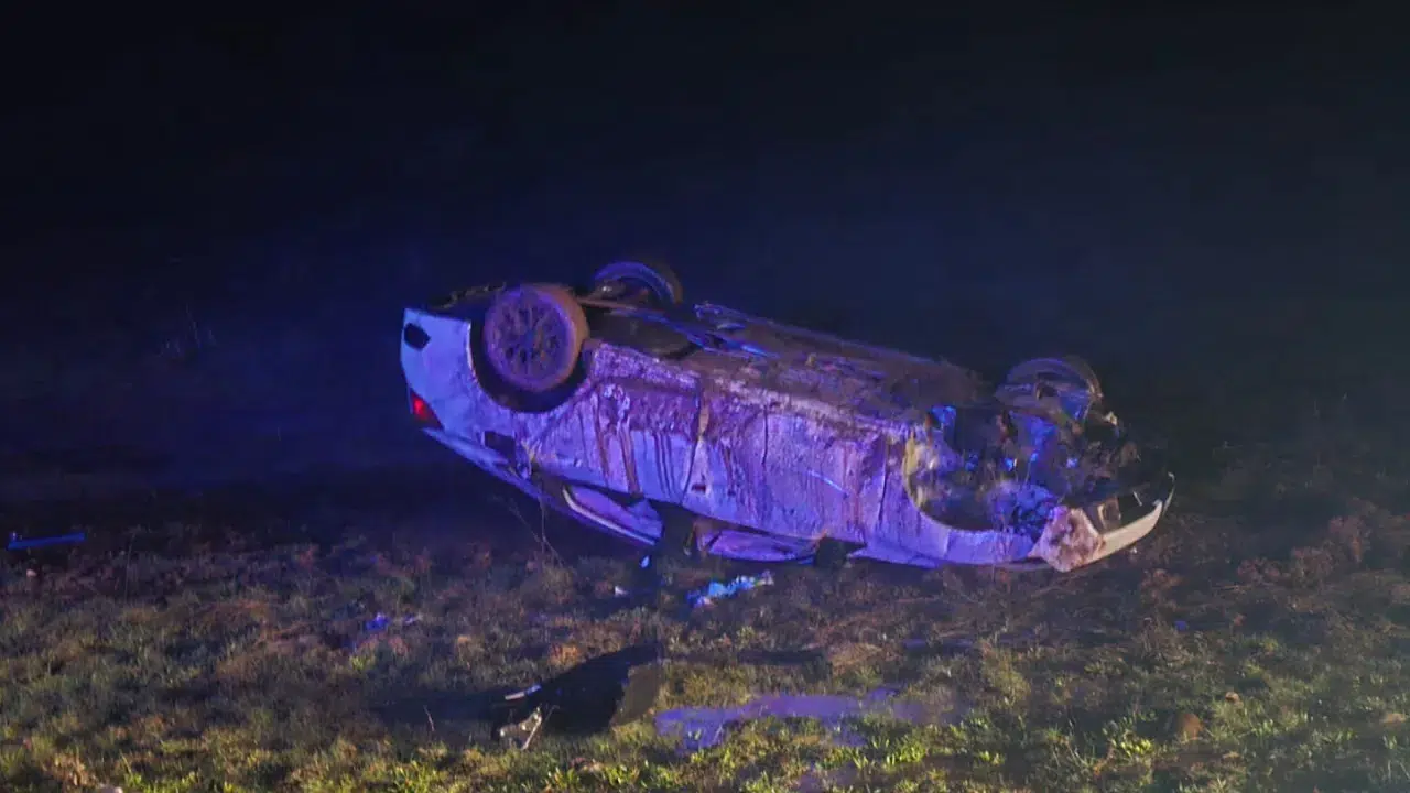 Bingöl-Diyarbakır karayolunda feci kaza : Otomobil takla attı, 2 yaralı