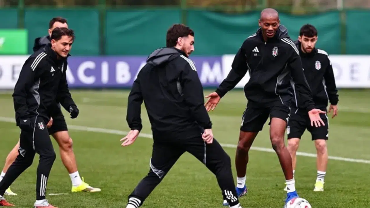 Beşiktaş'ın Gençlerbirliği maçı kamp kadrosu belli oldu : 3 isim kafilede yer almadı