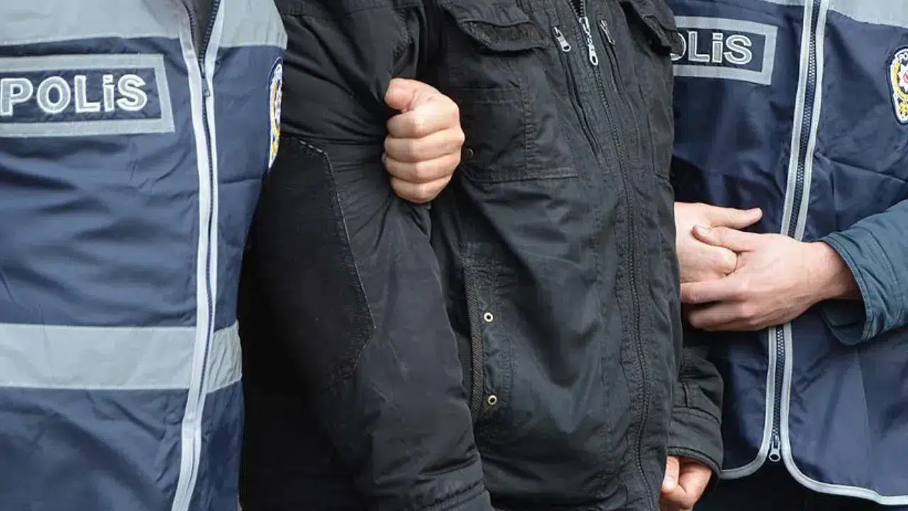 Muğla ve Antalya'da dolandırıcılık operasyonu : 4 şüpheli yakalandı