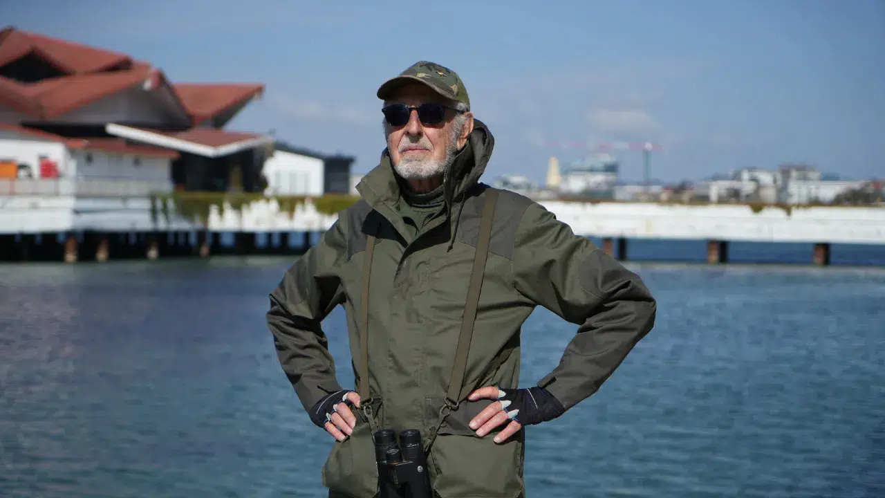 Leyleler İstanbul semalarında : İstanbul Boğazı göçün kalbi oldu