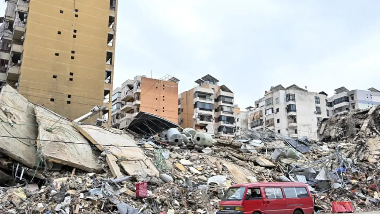 İsrail’in Lübnan’a saldırıları sürüyor : Güney bölgelerinde 5 sivil daha hayatını kaybetti