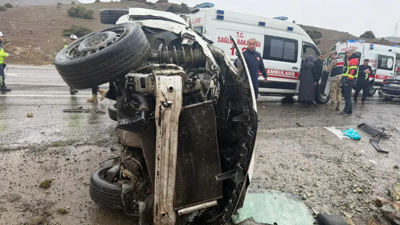 Bingöl’de bayram bilançosu : Trafik kazalarında 1 ölü, 37 yaralı