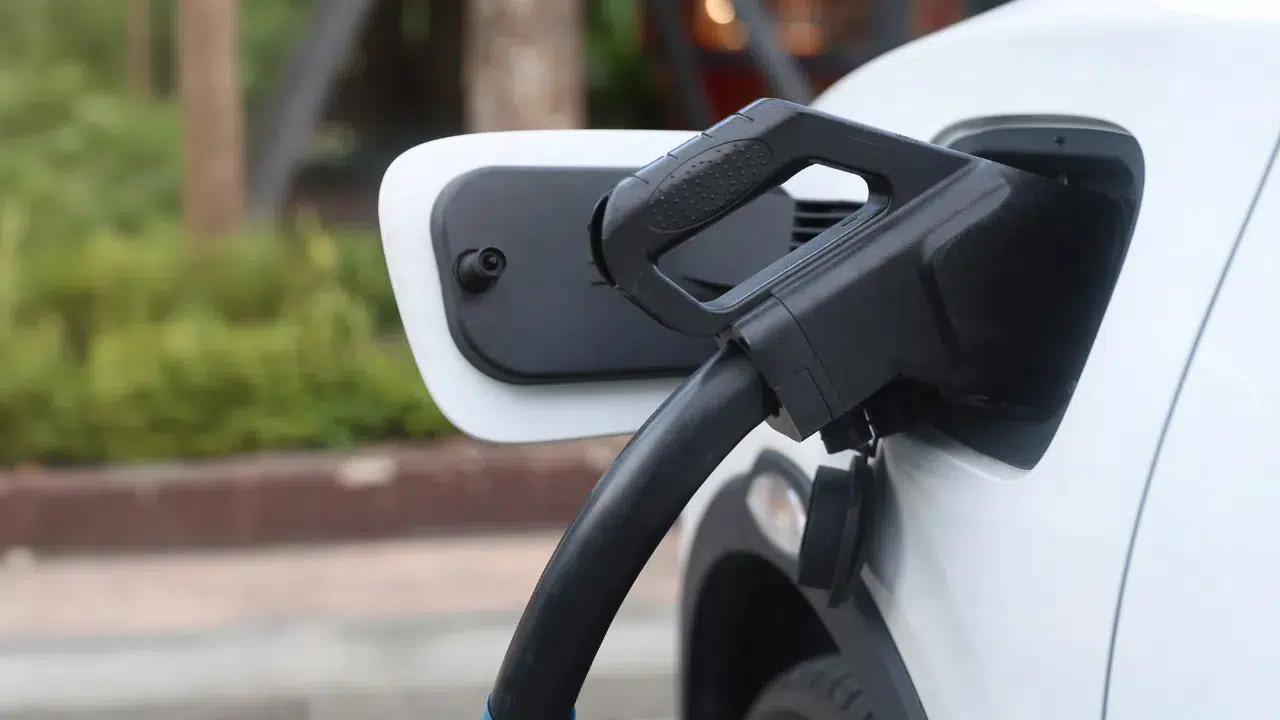 Elektrikli araç şarjında yeni dönem : Fiyat, ödeme ve mobil şarj kriterleri belli oluyor