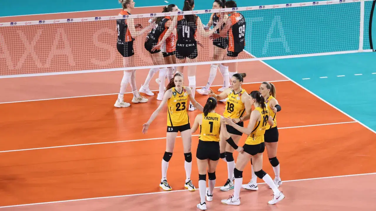 Vodafone Sultanlar Ligi’nde Play-Off heyecanı : Eczacıbaşı Dynavit - VakıfBank derbisi başlıyor