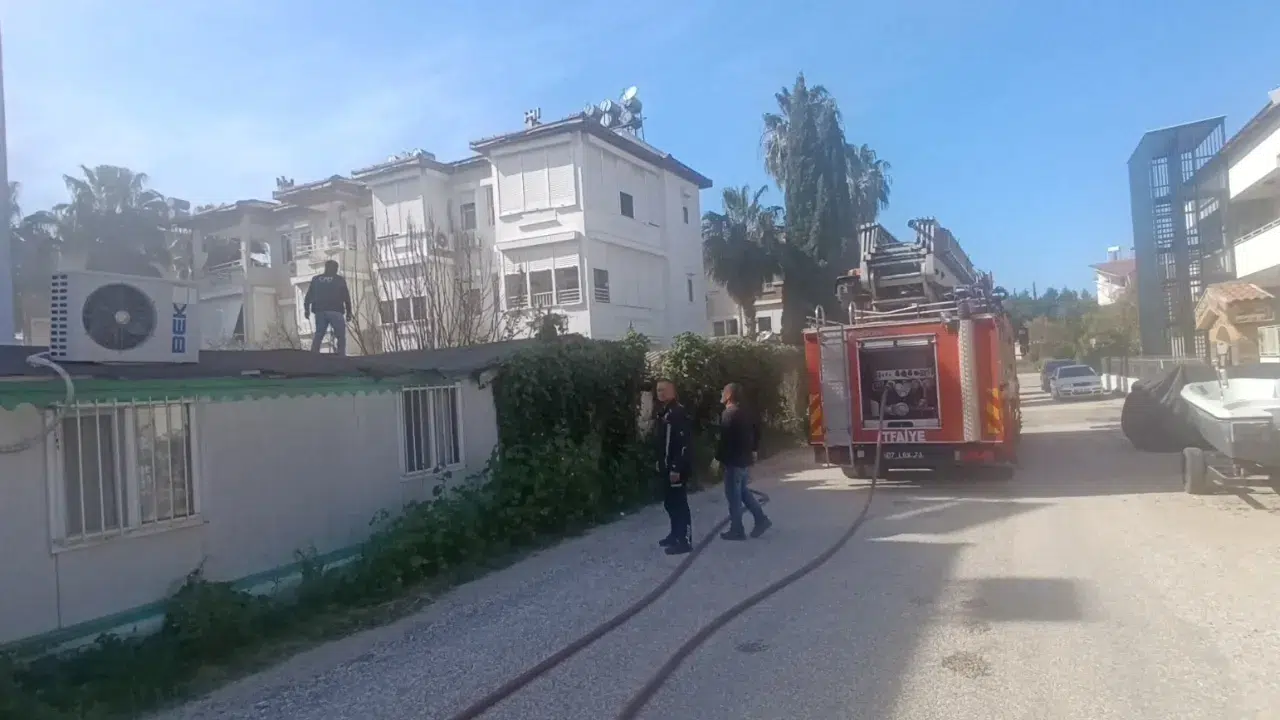 Manavgat'ta otel yangını : Can kaybı ve yaralanma yaşanmadı