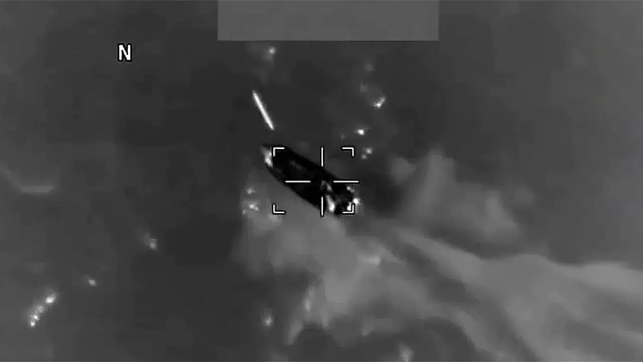 ABD, Karayipler'de uyuşturucu taşıdığı iddia edilen bir tekneyi vurdu : 4 ölü