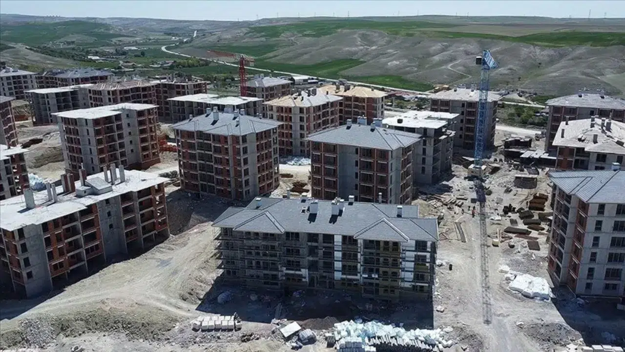 Büyükşehirlerde yatırım odağı konuta döndü : 1+1 konut satışları %25'e ulaştı