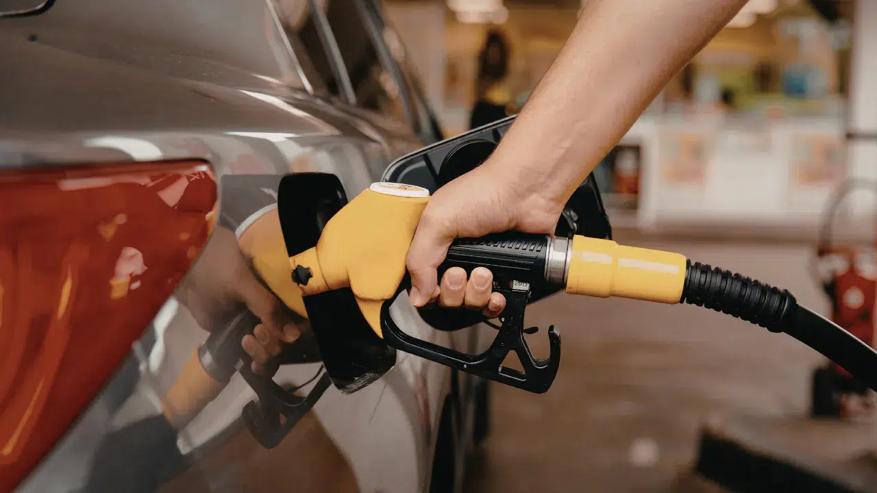 Benzin fiyatları artarken bütçeyi koruma rehberi : Yakıt tasarrufu için neler yapılabilir?