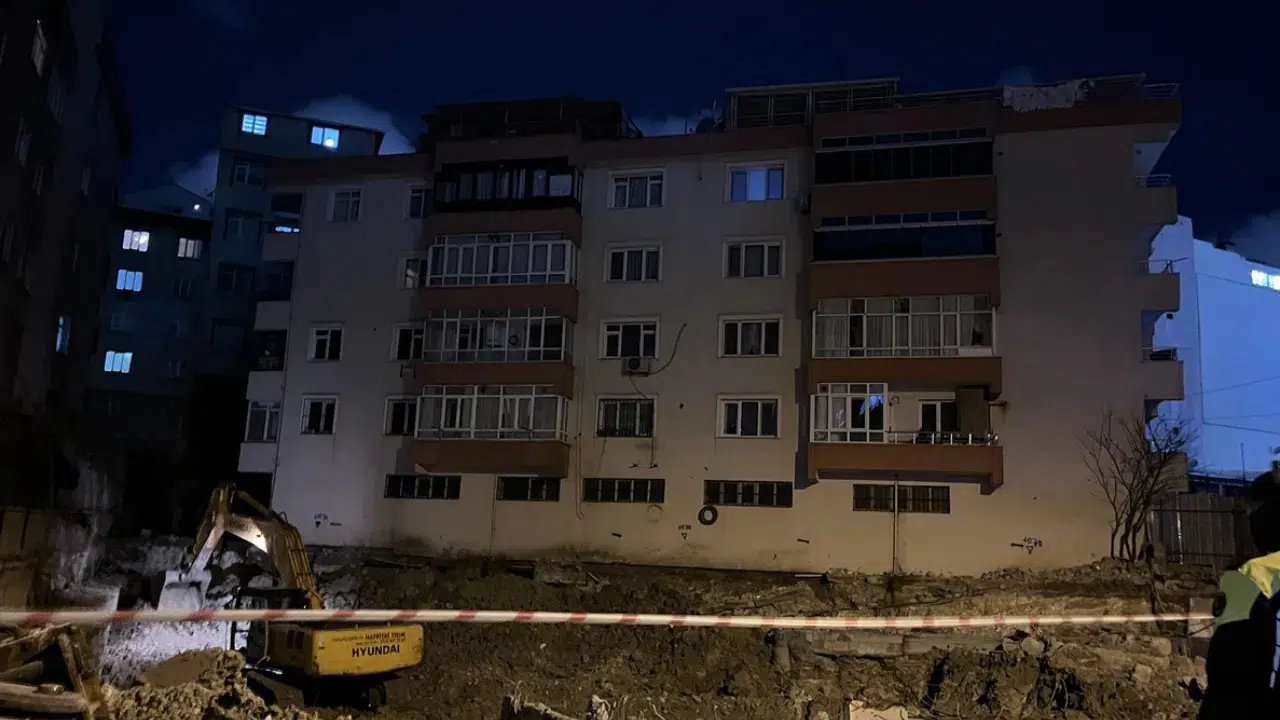 Bahçelievler'de 5 katlı bina çökme riski nedeniyle tahliye edildi