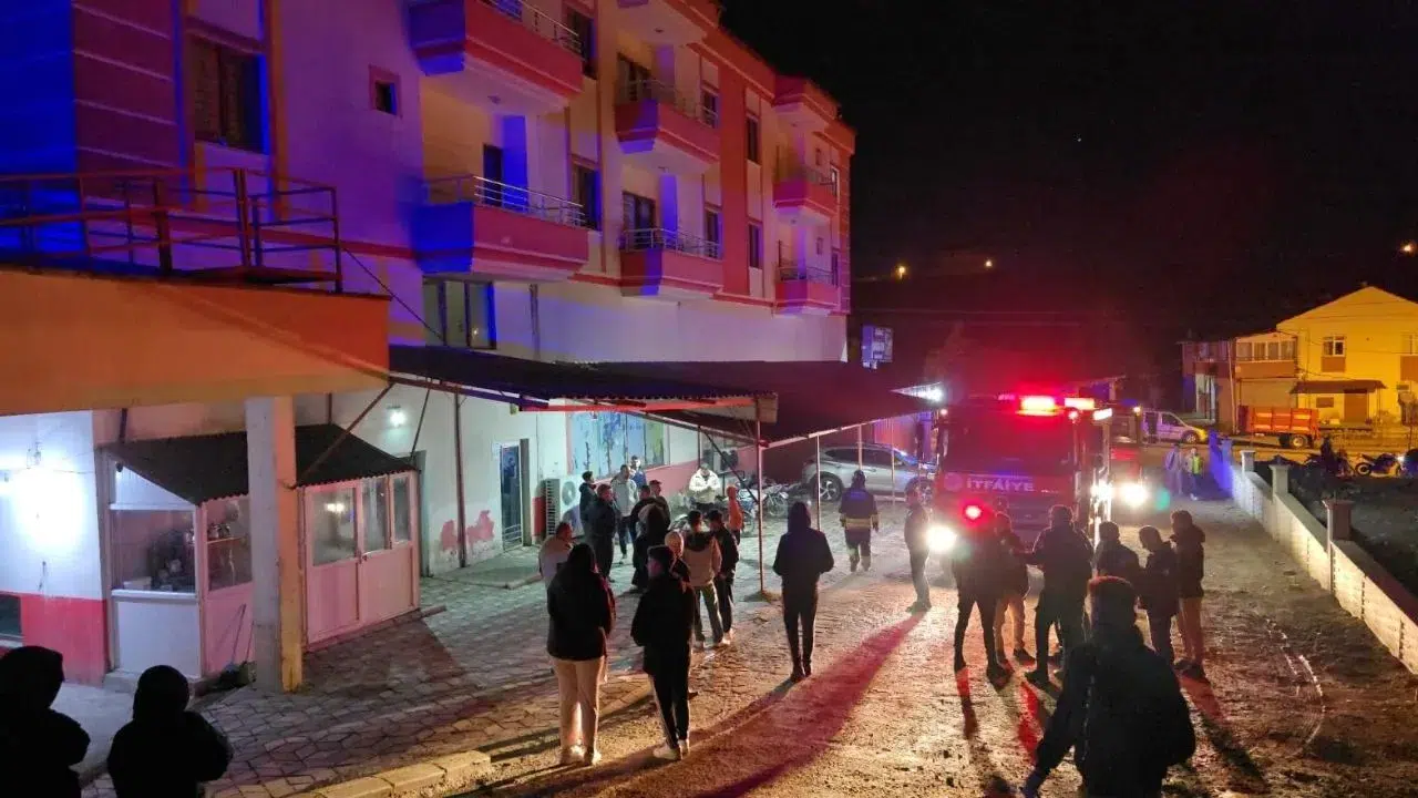 Samsun Vezirköprü'de apart yandı : 25 öğrenci tahliye edildi