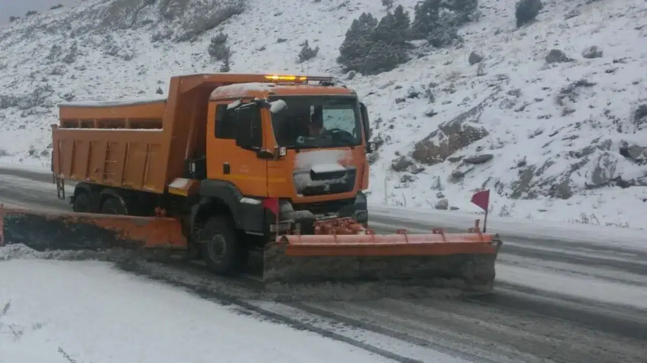 Antalya-Konya kara yolunda yoğun kar yağışı