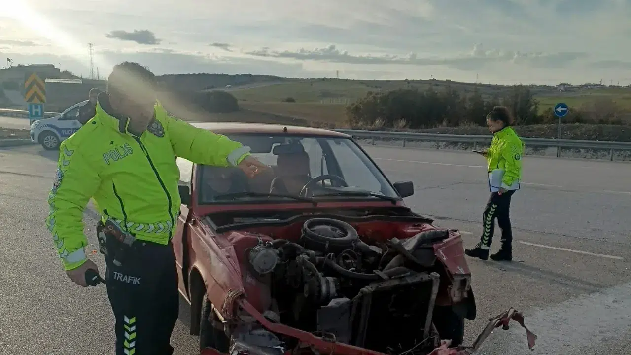 Konya'da otomobil ve tır çarpıştı : Kazada 2 kişi yaralandı