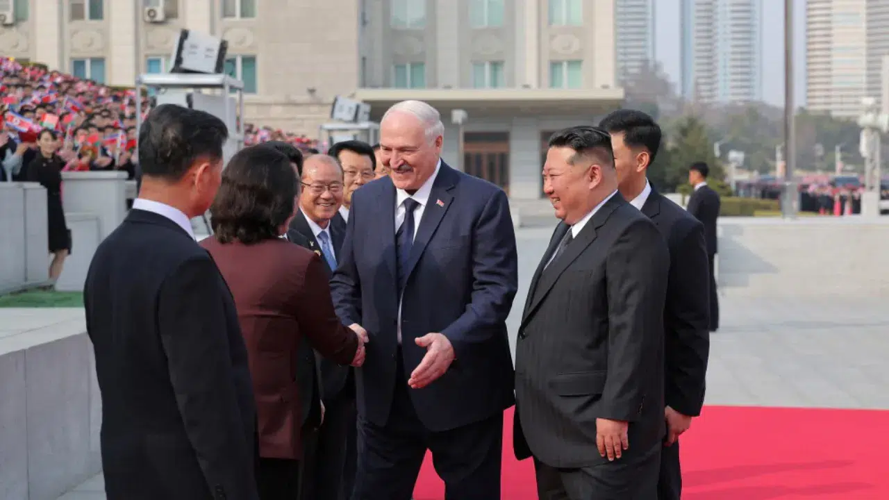 Belarus Devlet Başkanı Lukaşenko, Kuzey Kore'yi ziyaret etti