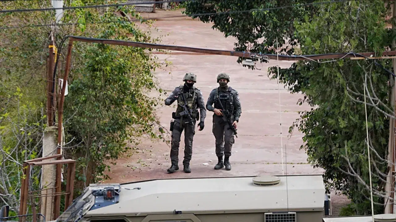 İsrail'den Batı Şeria'ya baskın : Onlarca kişi gözaltına alındı