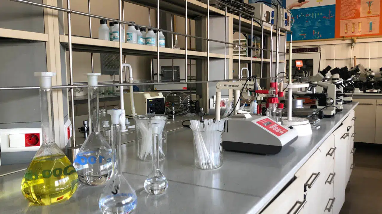 Beylikdüzü'de lisede patlama : 4 öğrenci yaralandı