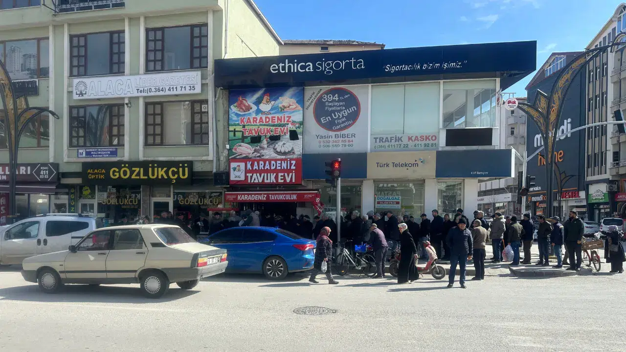 Çorum’da balıkçı baba ve oğlu 1.7 ton ücretsiz balık dağıttı