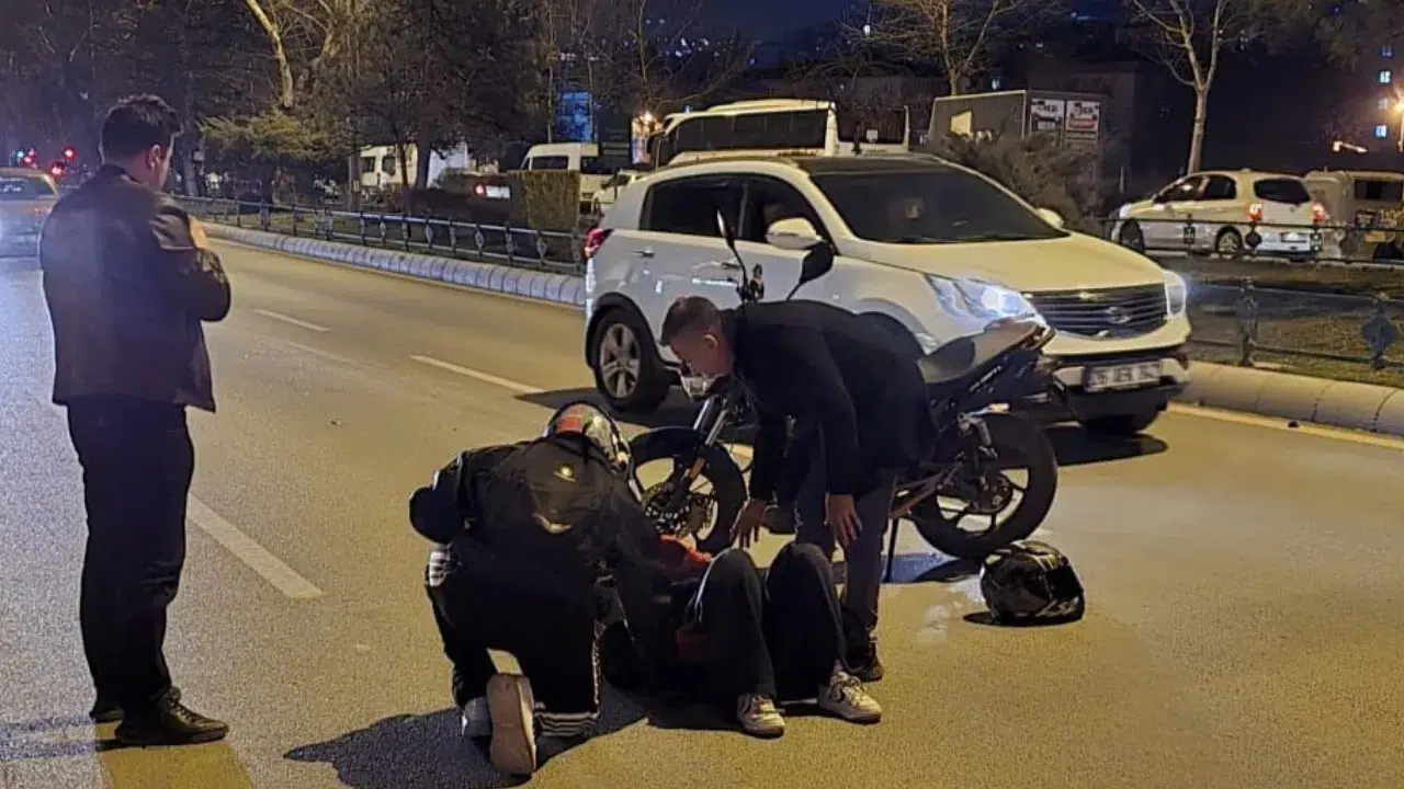 Eskişehir’de motosiklet sürücüsü otomobile arkadan çarptı : 1 yaralı