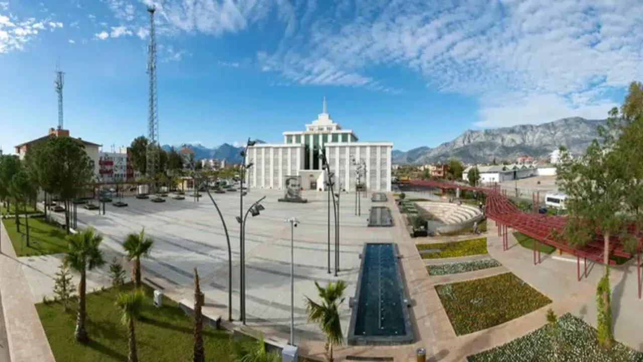 Antalya Döşemealtı Belediyesi'ne ihale operasyonu : Eski başkan dahil çok sayıda gözaltı