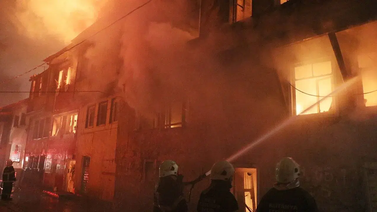 Ataşehir'de yangın çıkaran komşu gözaltına alındı