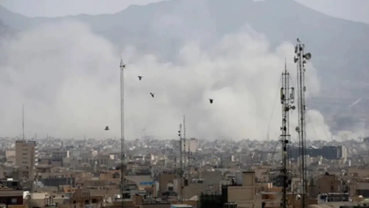 İran, Orta Doğu'da bulunan ABD askeri üslerini İHA ve füzelerle bombaladı