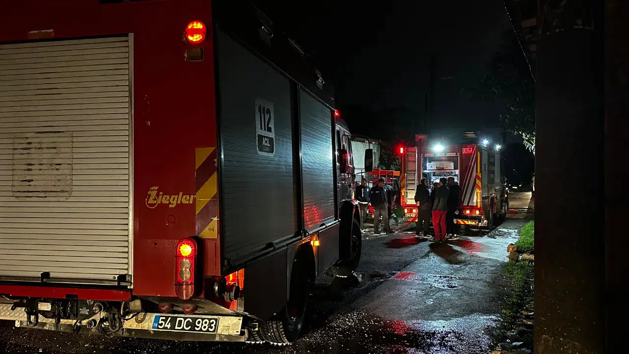 Sakarya'da yangın : Ekipler tarafından kontrol altına alındı