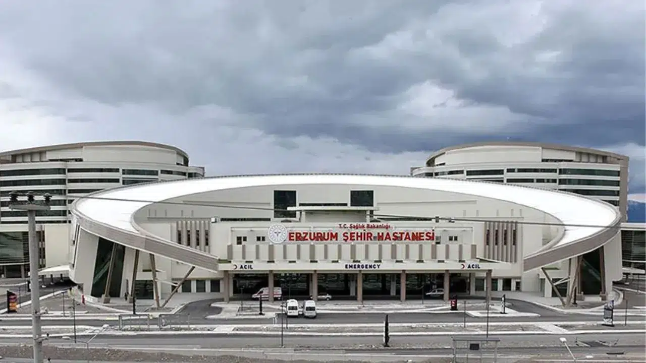 Erzurum Şehir Hastanesi'nde sahte rapor soruşturması : 11 şüpheli tutuklandı