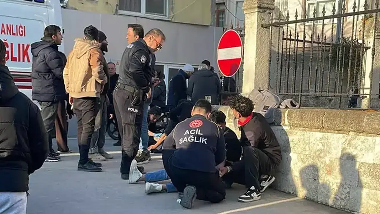 Çanakkale Gelibolu'da bıçaklı kavga : 2'si ağır 3 yaralı