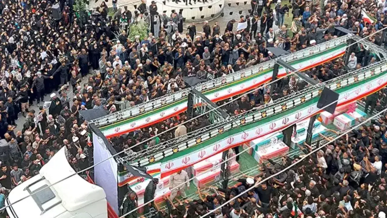 İran’da saldırılarda bilanço ağırlaşıyor : Hayatını kaybedenlerin sayısı 867'ye yükseldi