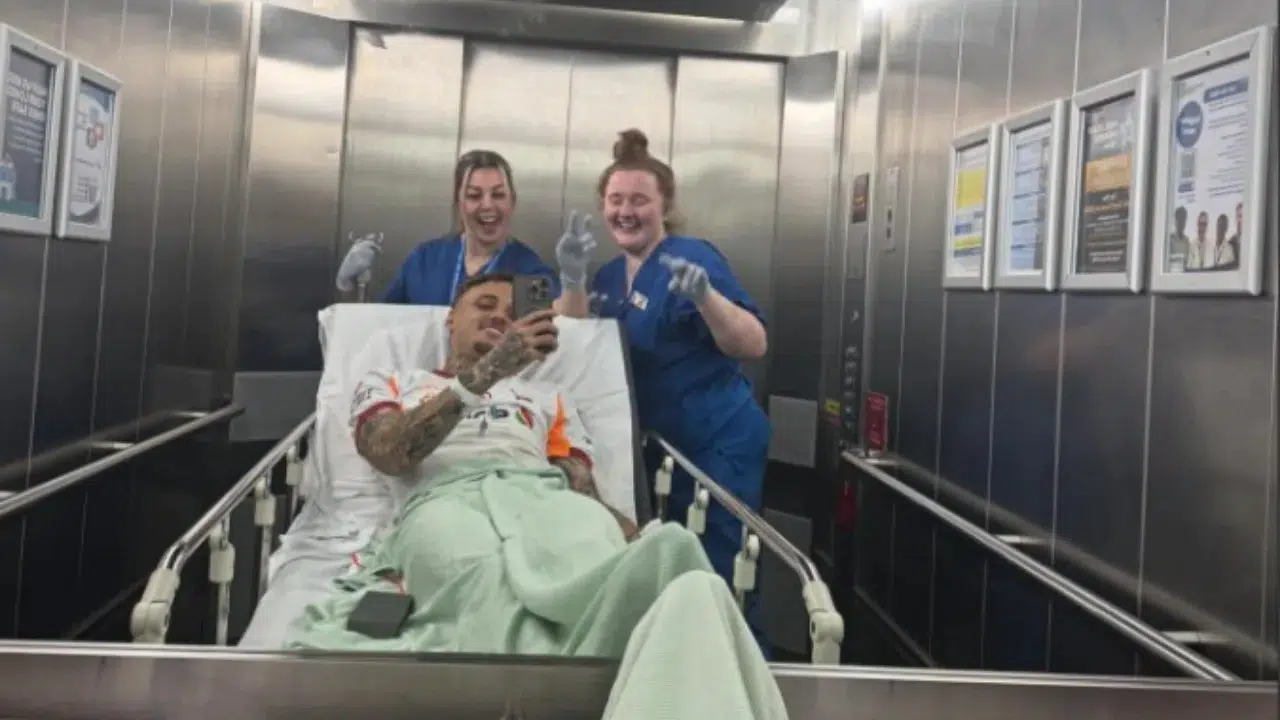 Galatasaraylı futbolcu Lang'ın ameliyatı başarılı geçti