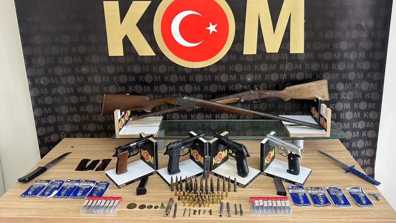 Sivas'ta silah ve mühimmat operasyonu : 6 zanlıdan 1'i tutuklandı