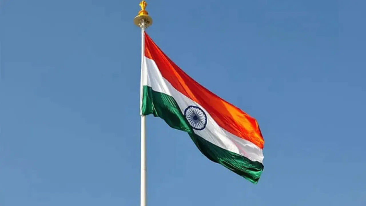 Hindistan'da savaş uçağı düştü : 2 pilot hayatını kaybetti