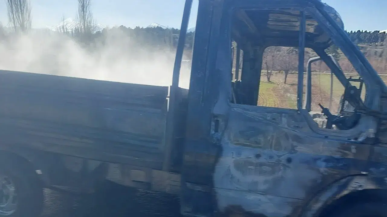 Konya Seydişehir'de yangın : Kamyonet kullanılamaz hale geldi