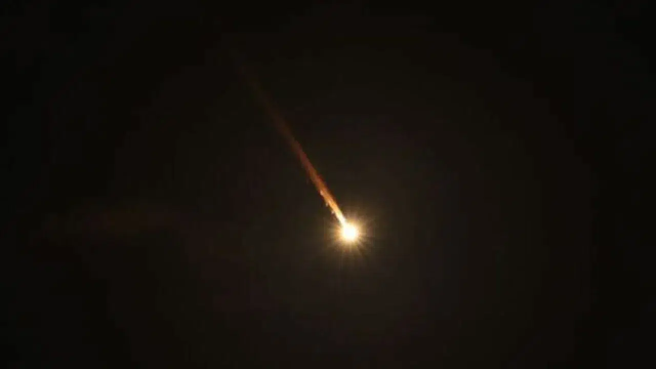 İran, Katar'daki Ras Laffan rafinerisine füze saldırısı düzenledi : Bölgede yangın çıktı