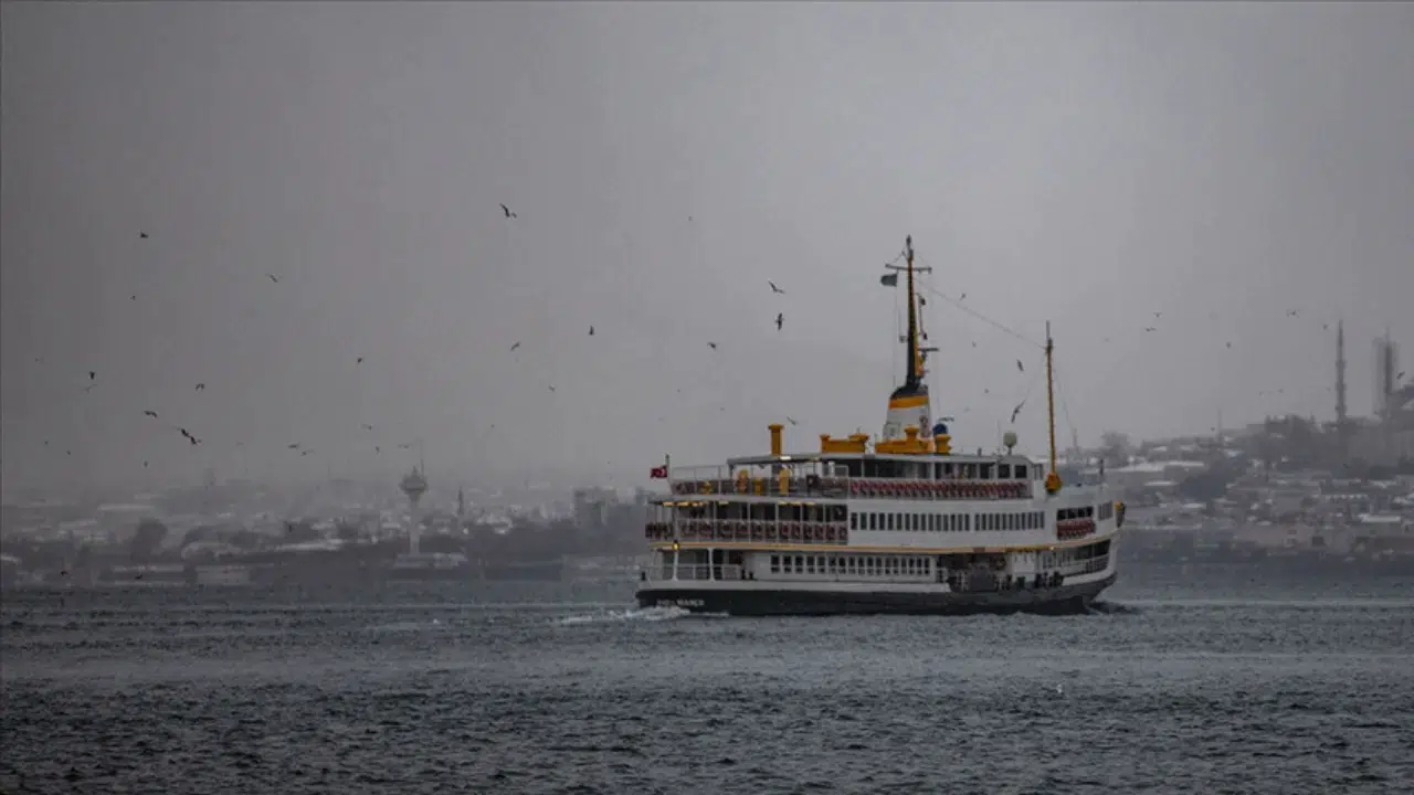 İstanbul'da vapur seferlerine hava engeli