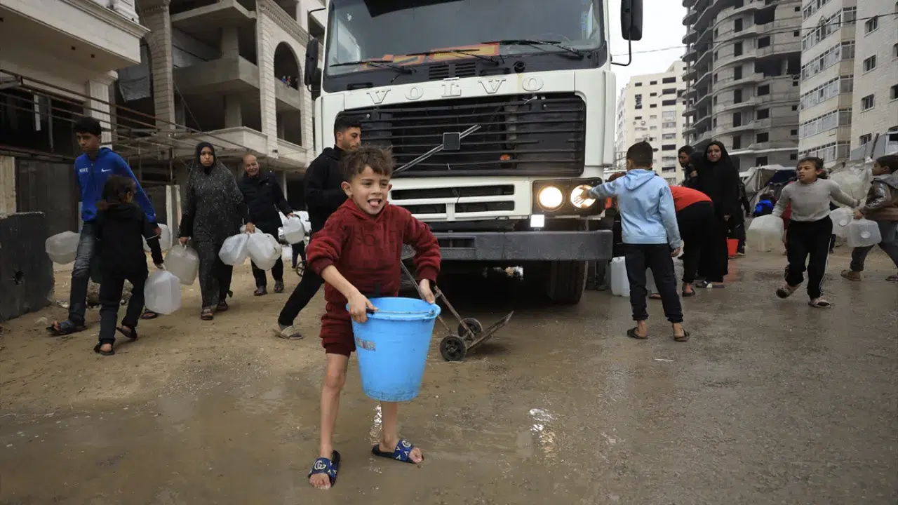 Gazze'de su krizi büyüyor : Halk, günlük ihtiyaçlarını karşılayamıyor