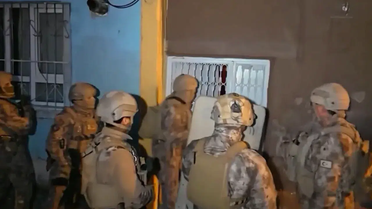 Sosyal medyada suç örgütü övenlere operasyon : 358 şüpheli yakalandı