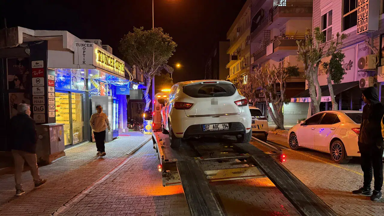 Antalya’da ehliyetsiz ve 3.30 promil alkollü sürücüye 200 bin TL ceza
